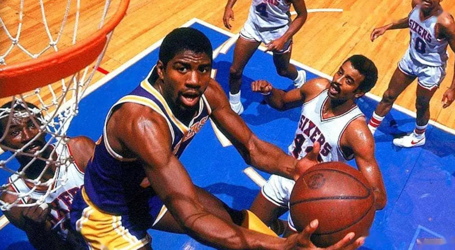 应现代篮球 应现代篮球