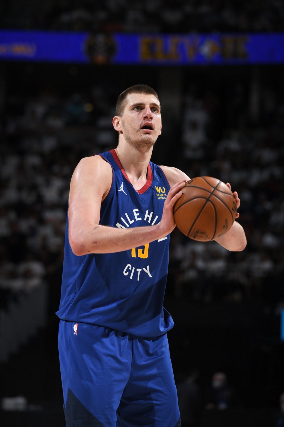 赛场上的执 赛场上的执