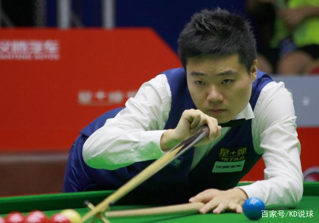 顯得格外引 顯得格外引